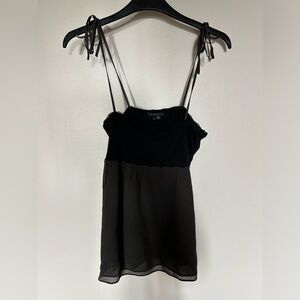 Theory top small 100% silk